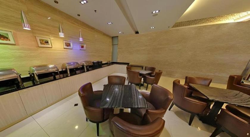 Starway Hongqiao Junction Center Branch 3* Shanghai