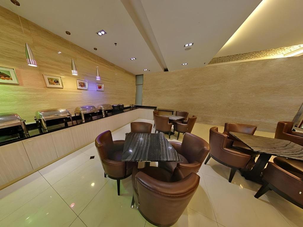 Hotel Starway Hongqiao Junction Center Branch 3*